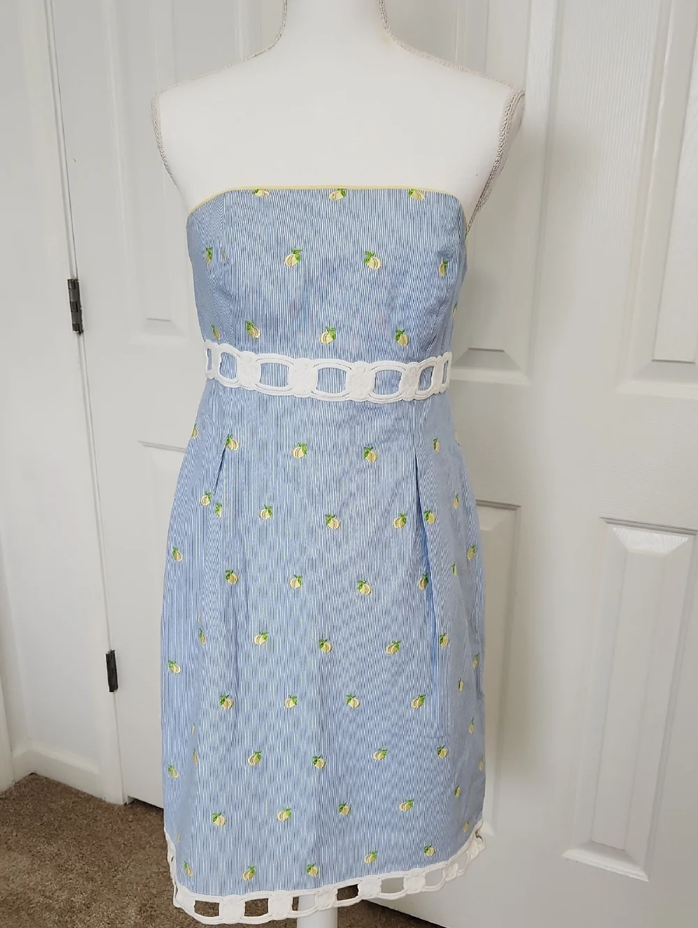 Lilly Pulitzer Strapless Lemon Pinstripe Dress Rare! 8 - Picture 1 of 3